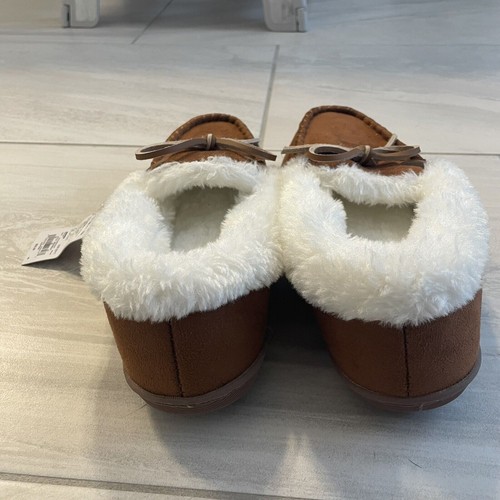 Sonoma Slippers Size 6-7 Brown Moccasin Faux Suede Fur Lined Slip On Warm New - Picture 3 of 5