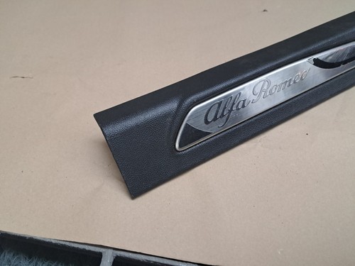 Alfa Romeo Giulia Quadrifoglio Door Sill Trim Front Right 156107572 - Picture 4 of 6