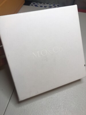 Mo&Co leere Geschenkbox. 16cm-16cm-4,5cm