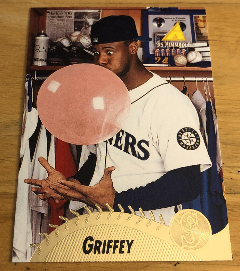 1995 Pinnacle Ken Griffey, Jr. Blowing Big Bubble Gum Card