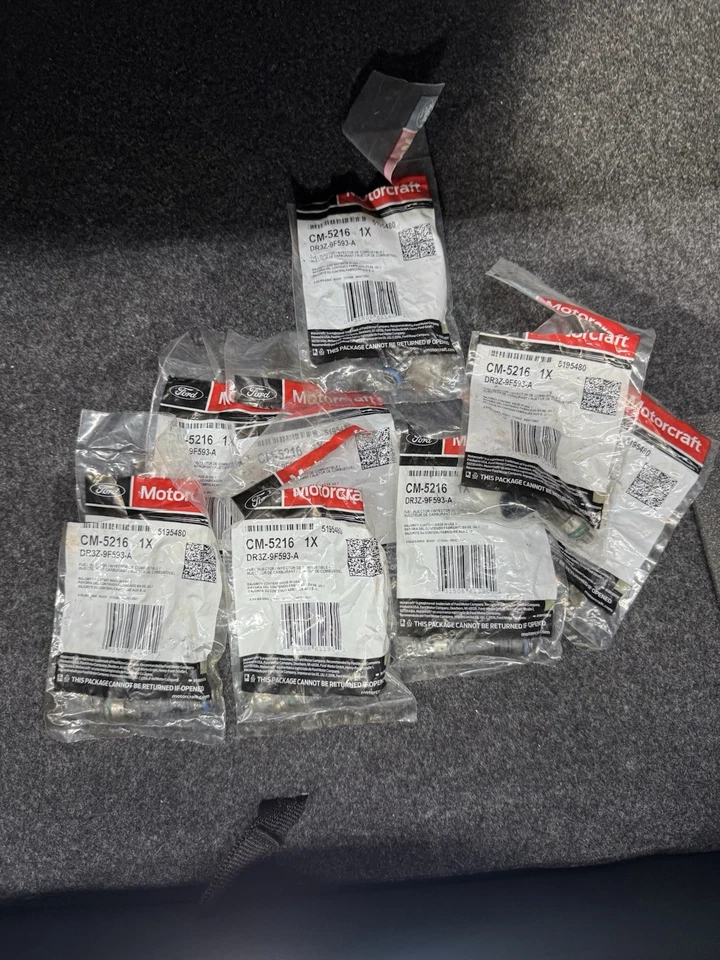 Inyector de combustible Motorcraft CM-5216 para Ford Mustang 13-14 5,8 L-V8 Foto 3 de 4