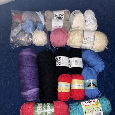 Lot Mixed Yarn Metallic Red Black Blue Worsted Many Almost Full Multicolor Box Z