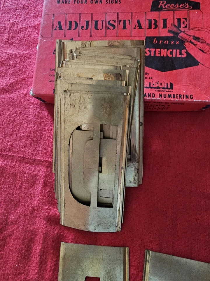 VINTAGE C.H. PLANTILLAS HANSON BLOQUEADOR AJUSTABLE LATÓN 5 pulgadas 31 piezas  Foto 2 de 4