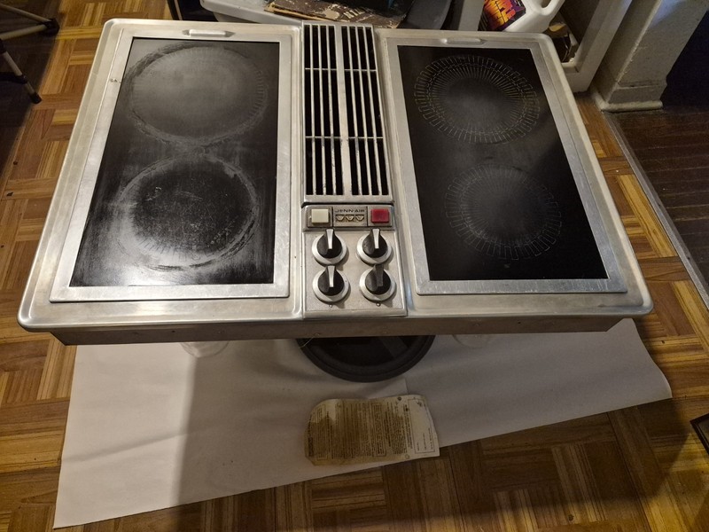 Vintage Jenn-Air Electric 30" Cooktop 4 Burners Downdraft  Silver Stainless
