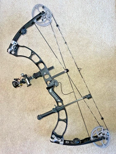 PRIME ION BLACK RH 60-70, 29.5" COMPOUND BOW COMPLETE W/CBE ONE PIN SIGHT