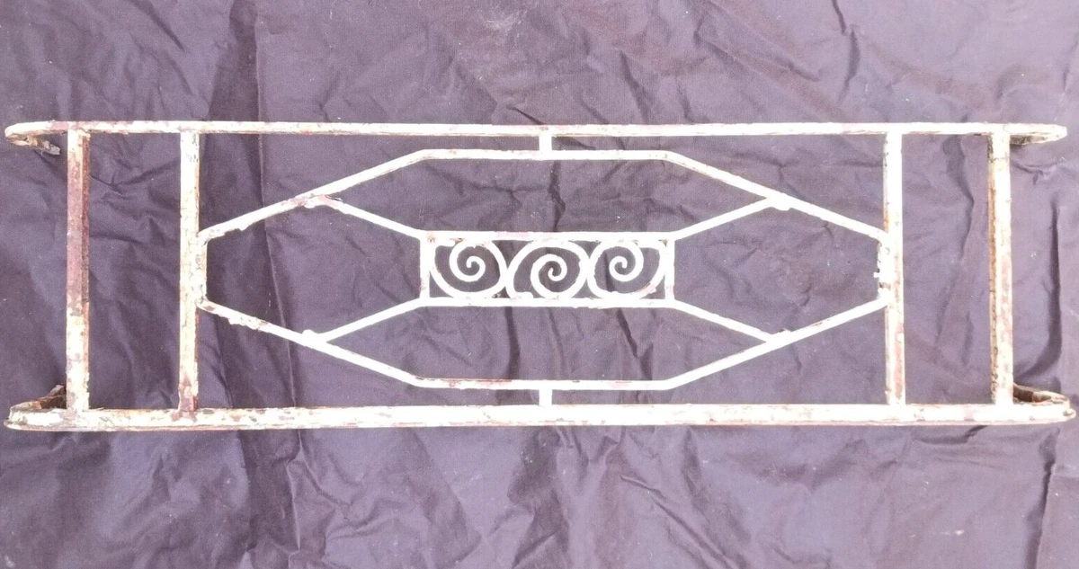 ANCIENS RACKS DE HARNAIS MURAUX EN FER FORGÉ STABLE DE COUR