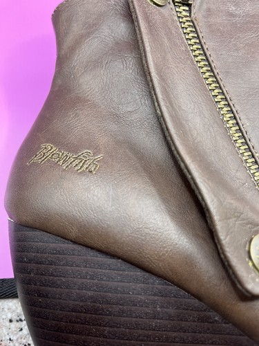 Brown Blowfish Wedge Boots New Sz91/2 Fits 9 Vegan Leather W A Wedge Heel - Picture 4 of 8