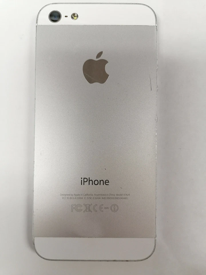 Apple iPhone 5 32GB  - Black  A1349 (CDMA) - Image 2 of 4