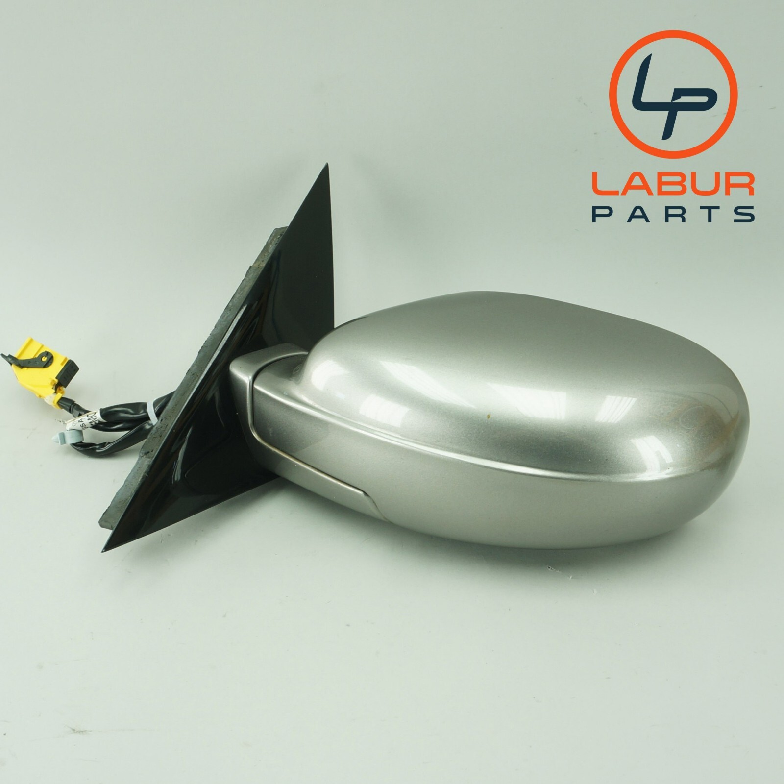 M139 05-08 Maserati Quattroporte Front Left Door Side View Mirror Silver C1560