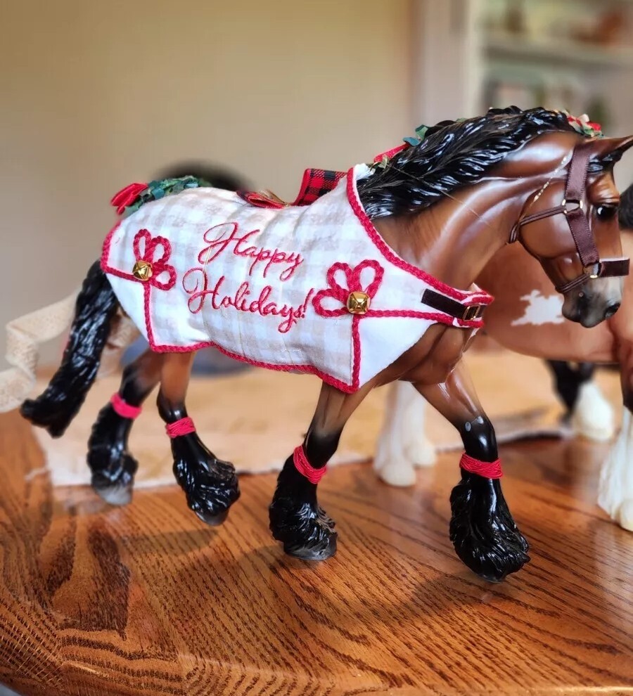 Breyer Horse"Yuletide Greetings" 2020 Christmas Holiday Shire Draft