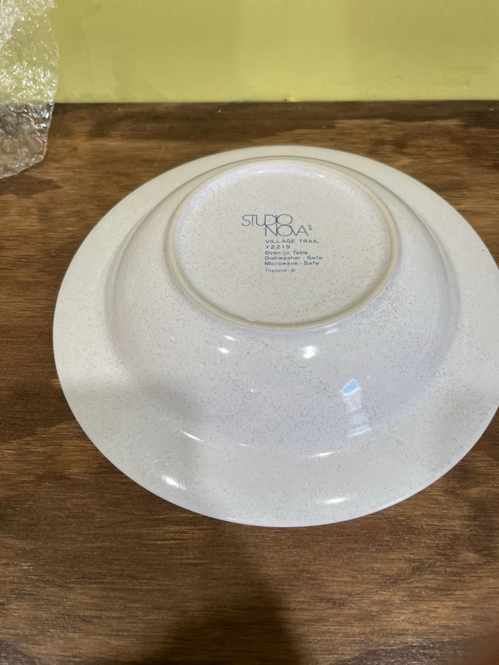 Juego de 3 cuencos Studio Nova Village Trail Y2219 con borde redondo de 8,25" - usados Foto 2 de 4