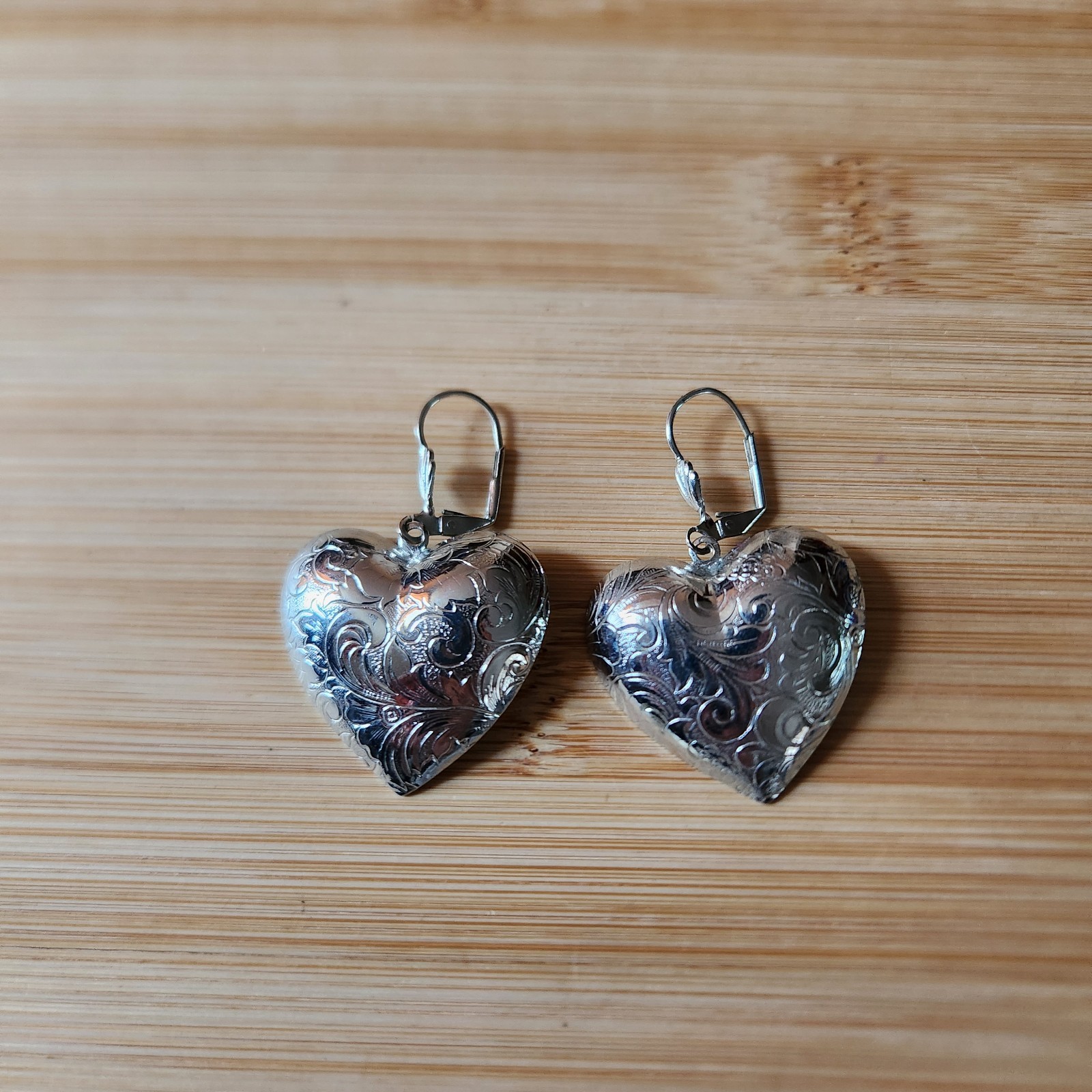 Classic Scrollwork Heart Earrings Silvertone Swir… - image 4