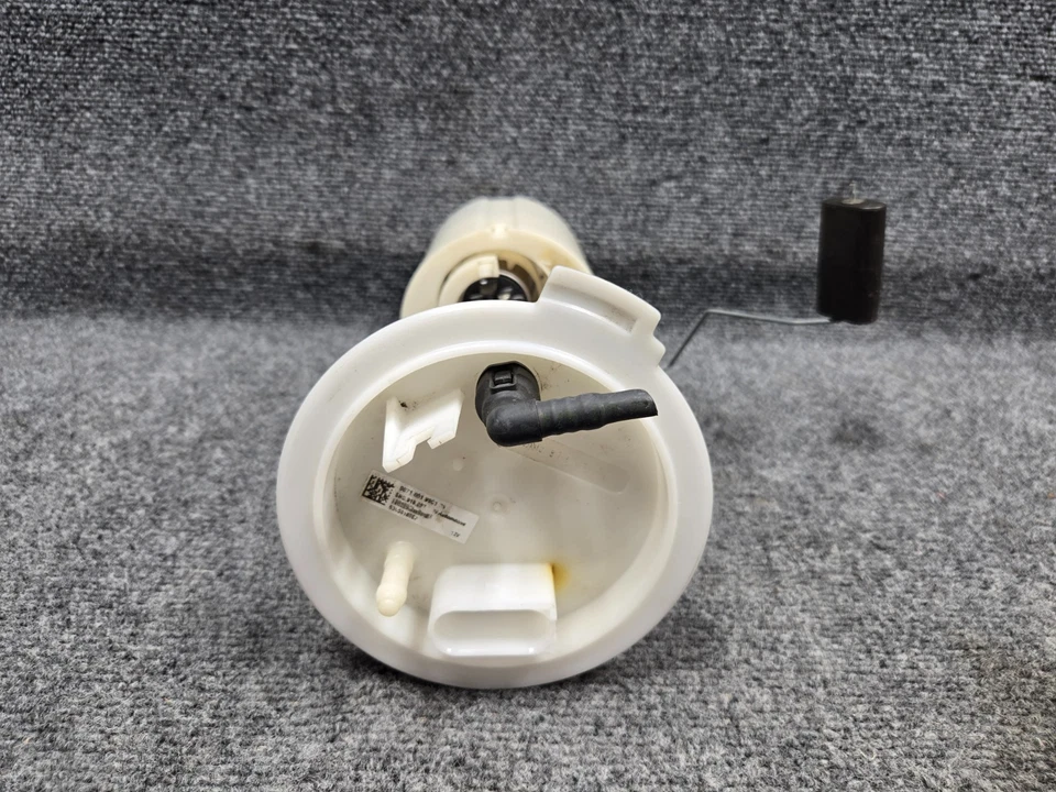 AUDI Q3 QUATTRO 2015-2018 2,0 L LADO DERECHO GASOLINA BOMBA OEM Foto 4 de 4