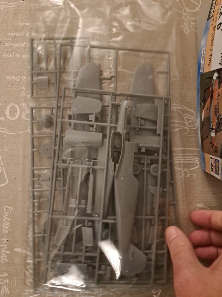 Messerschmitt Bf-109 G-2 Trop Black 6 Hasegawa 1/48 As New  - Immagine 3 di 4