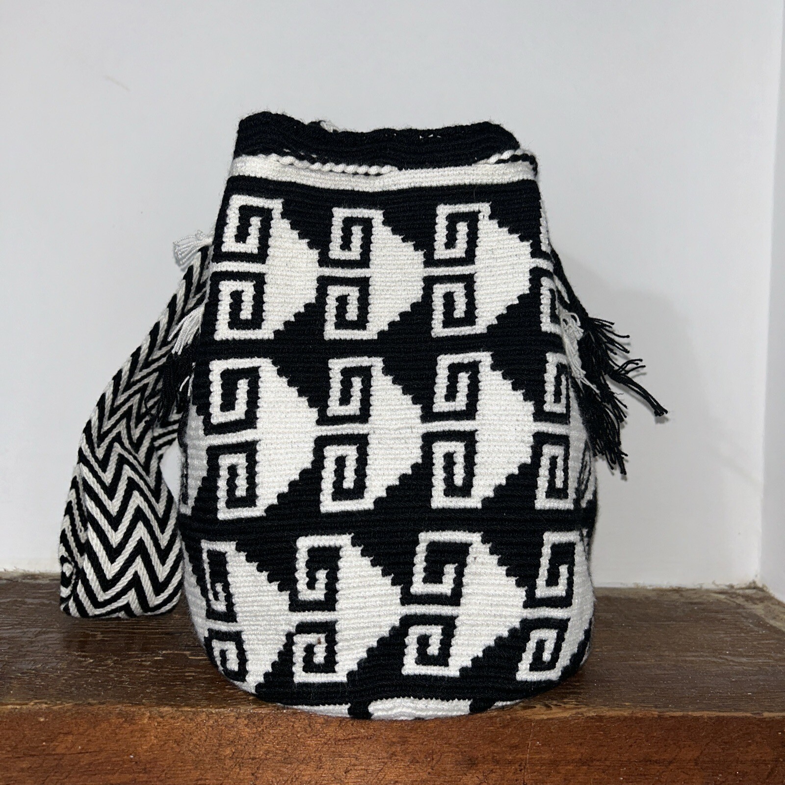 Authentic 100percent Wayuu Mochila Colombian Bag Large Size Black & White Rare image 5