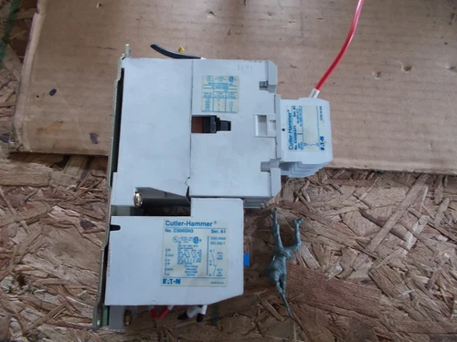 Cutler Hammer C320KGT1 Contactor and C306GN3 Overload Relay Assembly