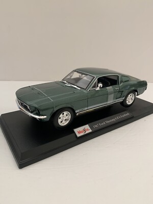 Maisto 1967 Ford Mustang GTA Fastback 1:18 Diecast Metal Green Car