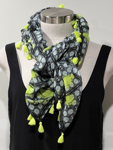 MIMCO Black/Lime Green Spots + Blocks SCARF, with Tassels 116cm x 116cm - 第 4/15 張圖片