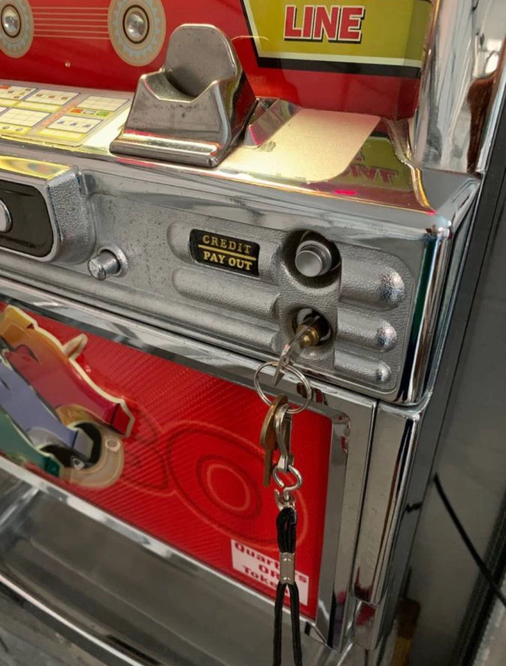 TAKASAGO - ZDC3 - MURAKMI TANGO 777 PACHISIO JAPONÉS TAMAÑO COMPLETO TOMA CUARTOS Foto 2 de 4