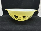 Vintage Pyrex Gooseberry Black on Yellow 444 Cinderella Mixing Bowl 4 QT