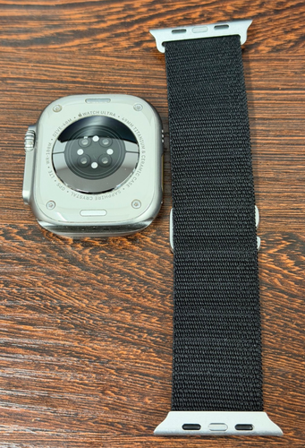 Apple Watch Ultra 49mm Cassa Titanio Nero Alpine Loop (Ottime Condizioni) - 88% Batt - Foto 2 di 6