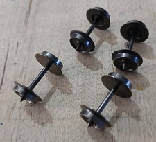 4 essieux HO non isolés.