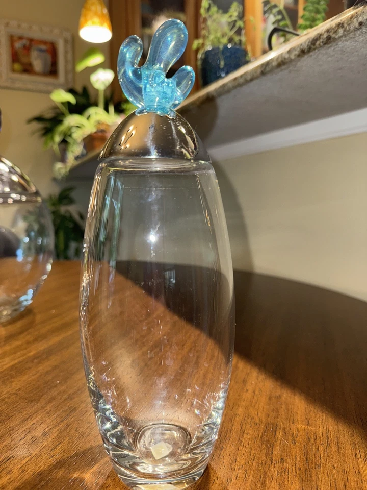 Crueta de aceite Alessi "Oli-Ovo" usada con grieta en el accesorio en la tapa pero funcional Foto 3 de 4