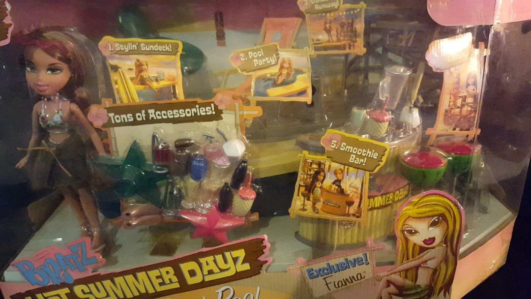 Bratz Hot Summer Days Cool Pool Play Set | eBay
