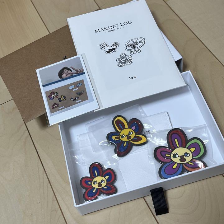BTS Tete Brooch Flower ARTIST MADE COLLECTION V Taehyung