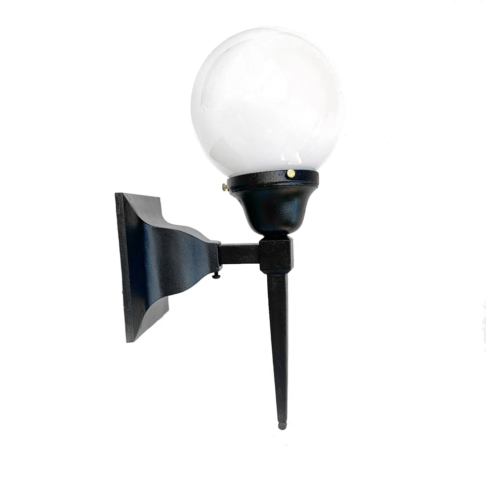 Antiguo aplique lámpara hierro fundido restaurado ópalo globo Foto 2 de 4