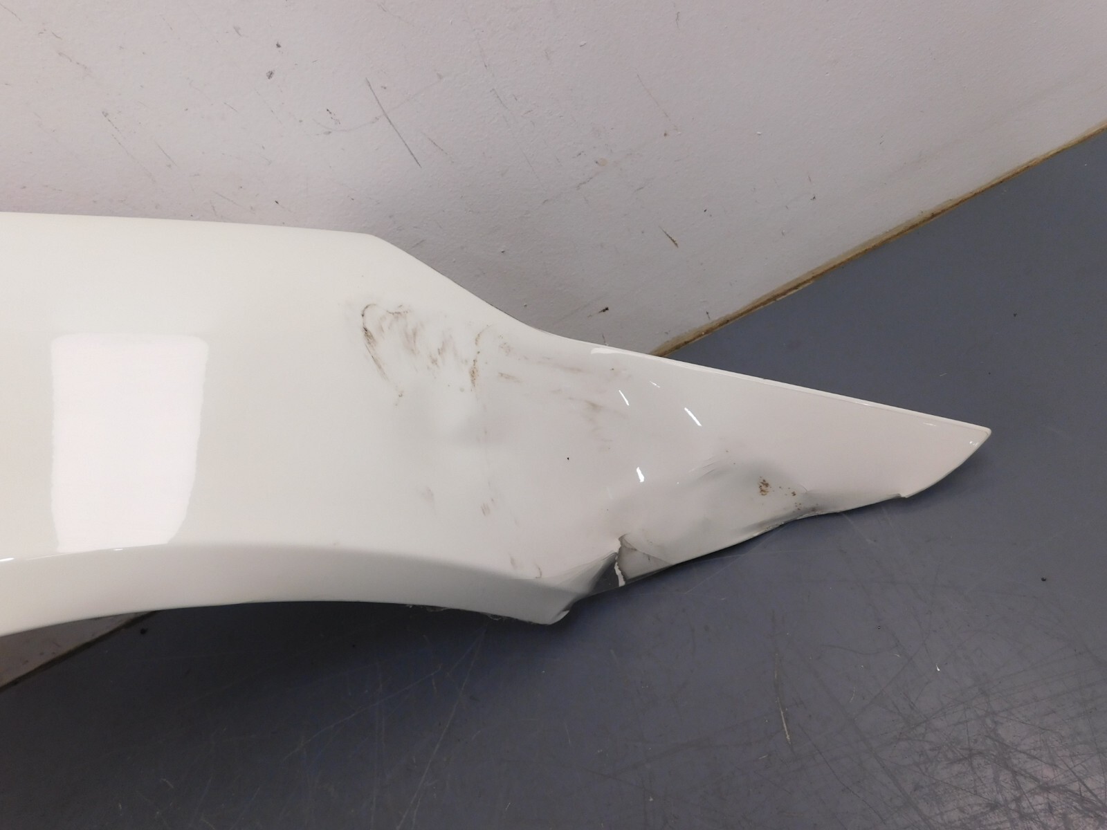 2015 11 12 13 14 16 Ferrari FF Right Passenger Fender - Damage #7170 J1
