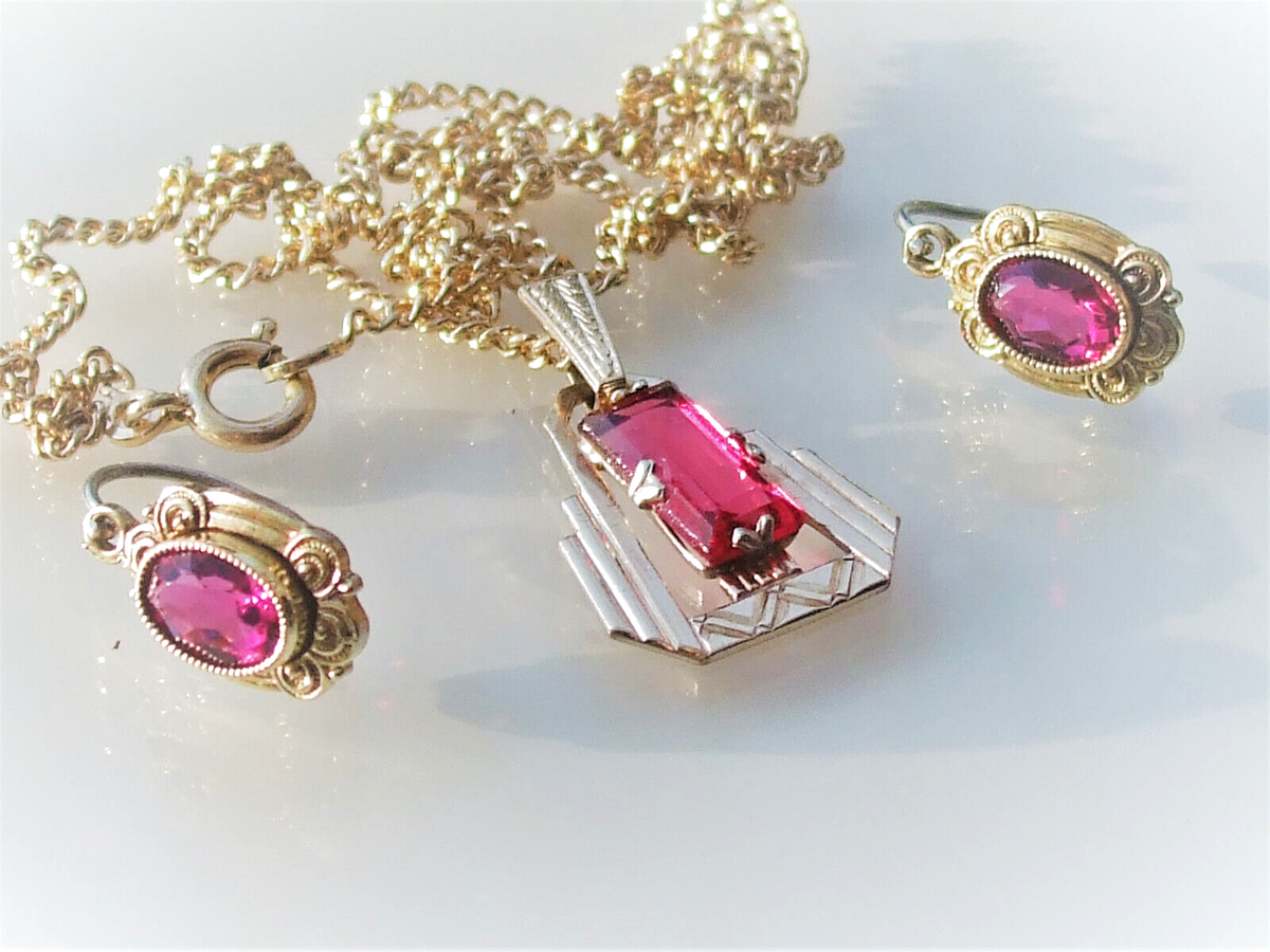 Lot De Bijoux Anciens : Broches, Boucles D'oreilles Et Pendentif Plaqué Or - Occasion