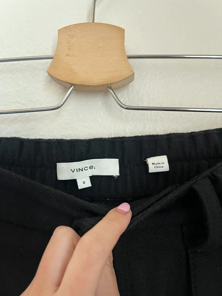 Pantalón cargo para mujer VINCE mezcla de lana cintura caída pierna ancha en negro talla US 0 Foto 4 de 4