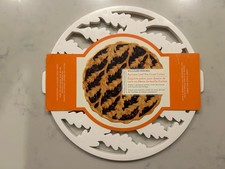 New Williams Sonoma Autumn Leaf Pie Crust Cutter * NIP Beautiful Design * Baking