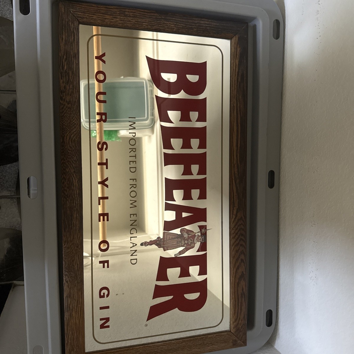 壁飾りかがみ　ビフィータ　ドライジン Beefeater Mirror Sign Wooden Frame Bar Man Cave Gin England