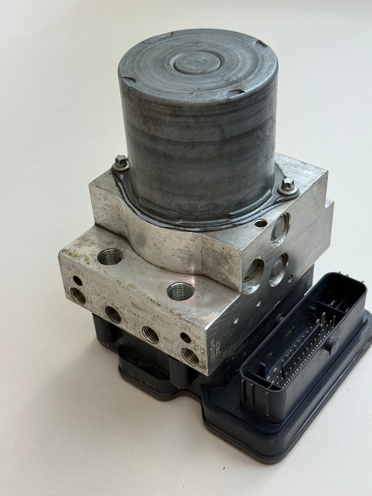 McLaren 570S 540C 570GT ABS Brake Control Module Pump Assembly 13C0144CP.01