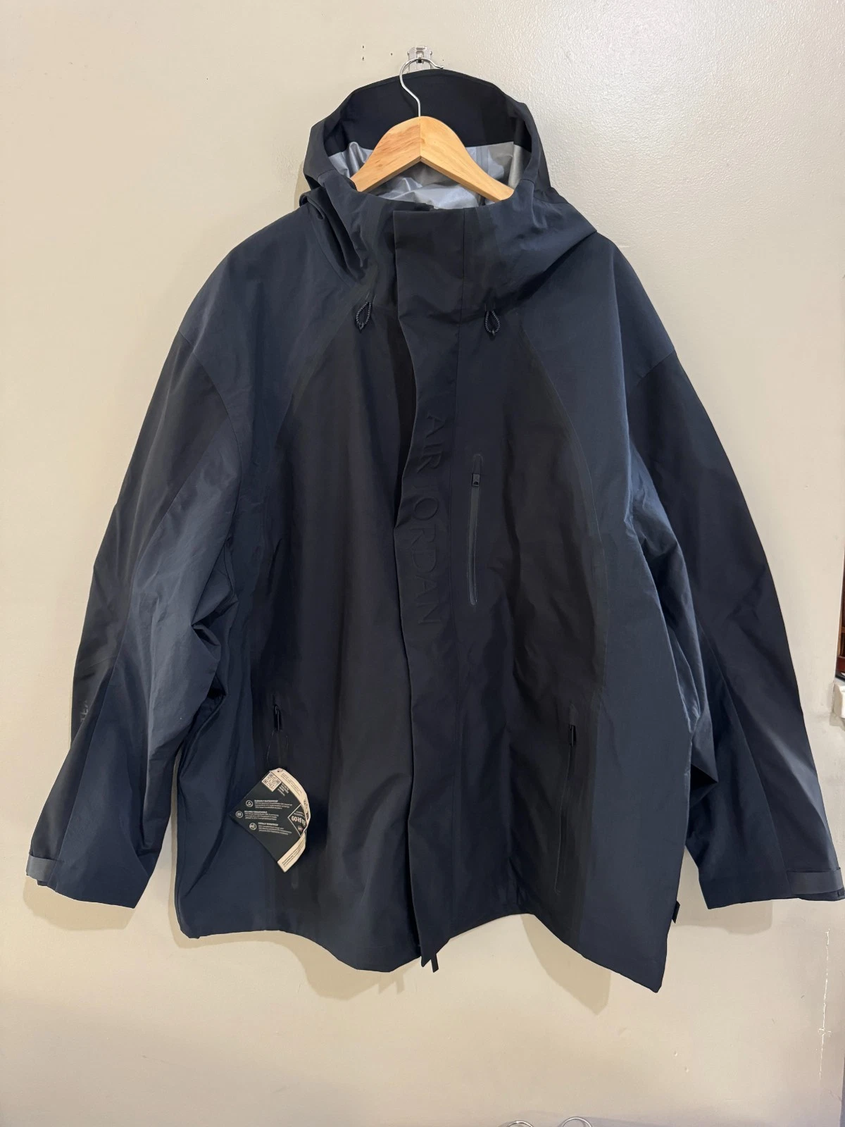 Nike Air Jordan Gore-Tex Off Noir Storm-Fit Jacket FV7215-045 Mens Size 3XL NEW
Opens in a new windo