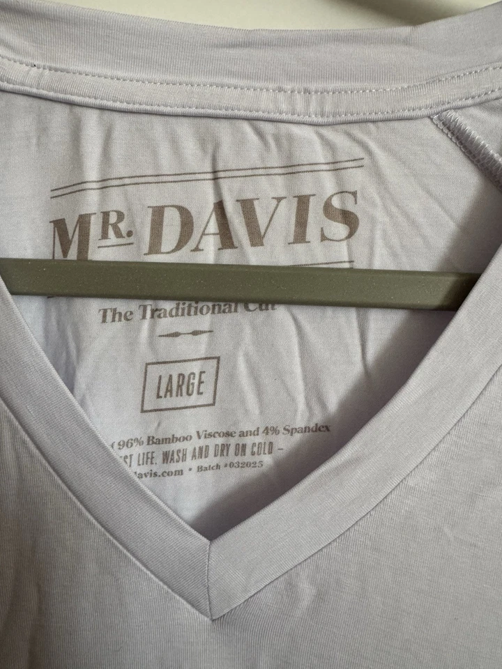 Mr Davis The Traditional Bamboo Cut V-Neck T-shirt Size L - Image 2 of 4