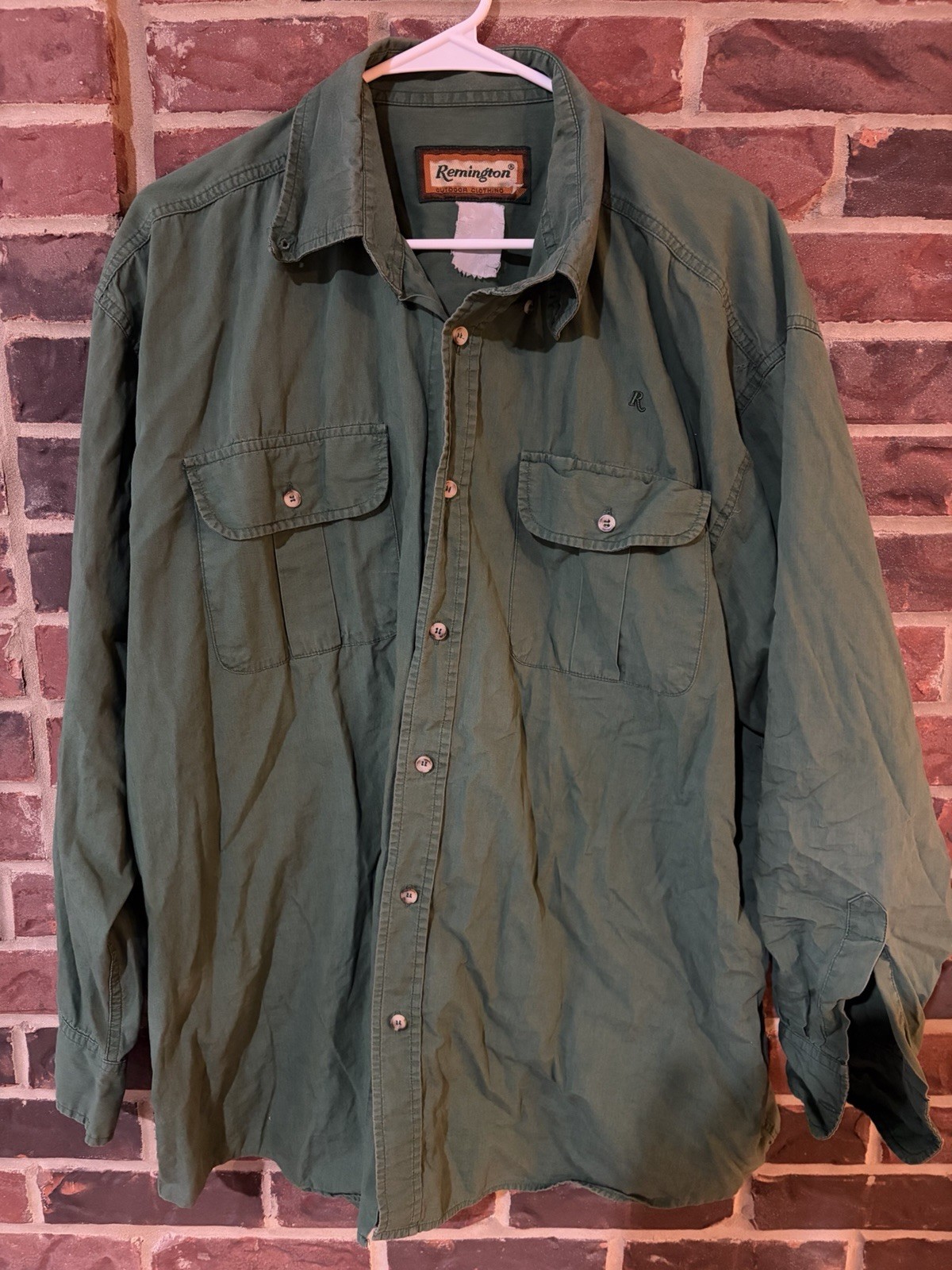 Remington Solid Green Cotton Button-Up Outdoor Me… - image 1