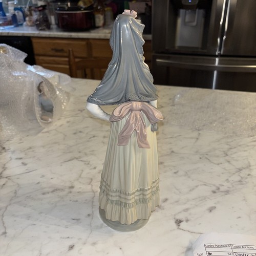 RARA FIGURA LLADRO #5125 "DAMA GOYA" - RETIRADA - PRÍSTINA - 12,5" DE ALTO - Imagen 4 de 5