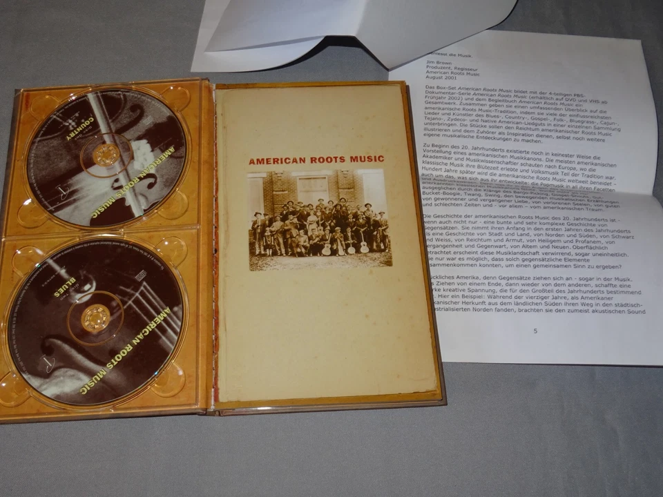 AMERICAN ROOTS MUSIC - V.A. / USA 4-CD-LONG-BOX-SET 2001 & 8 PROMO-SHEETS - Bild 3 von 4