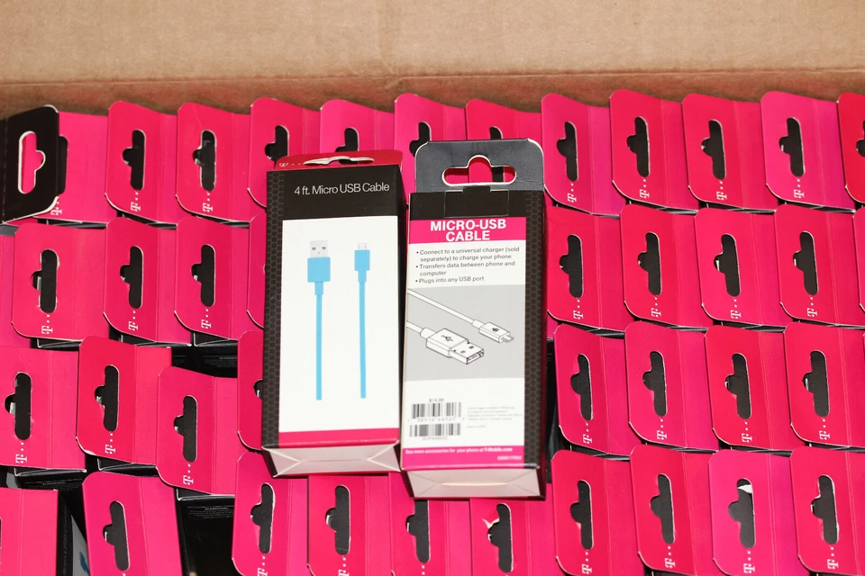 X58 ORIGINAL OEM T-MOBILE 4-FOOT BLUE USB CHARGE/SYNC CABLE FOR MICRO USB PHONES - Image 2 of 3