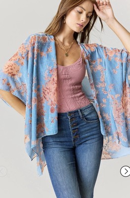 NWT Francesca s Phoebe Floral Velvet Kimono One Size Blue Light