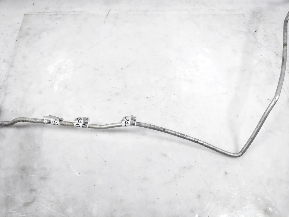 Manguera de descarga de refrigerante aire acondicionado Subaru Crosstrek 2018-2020 - 73431Fj030 Foto 3 de 4