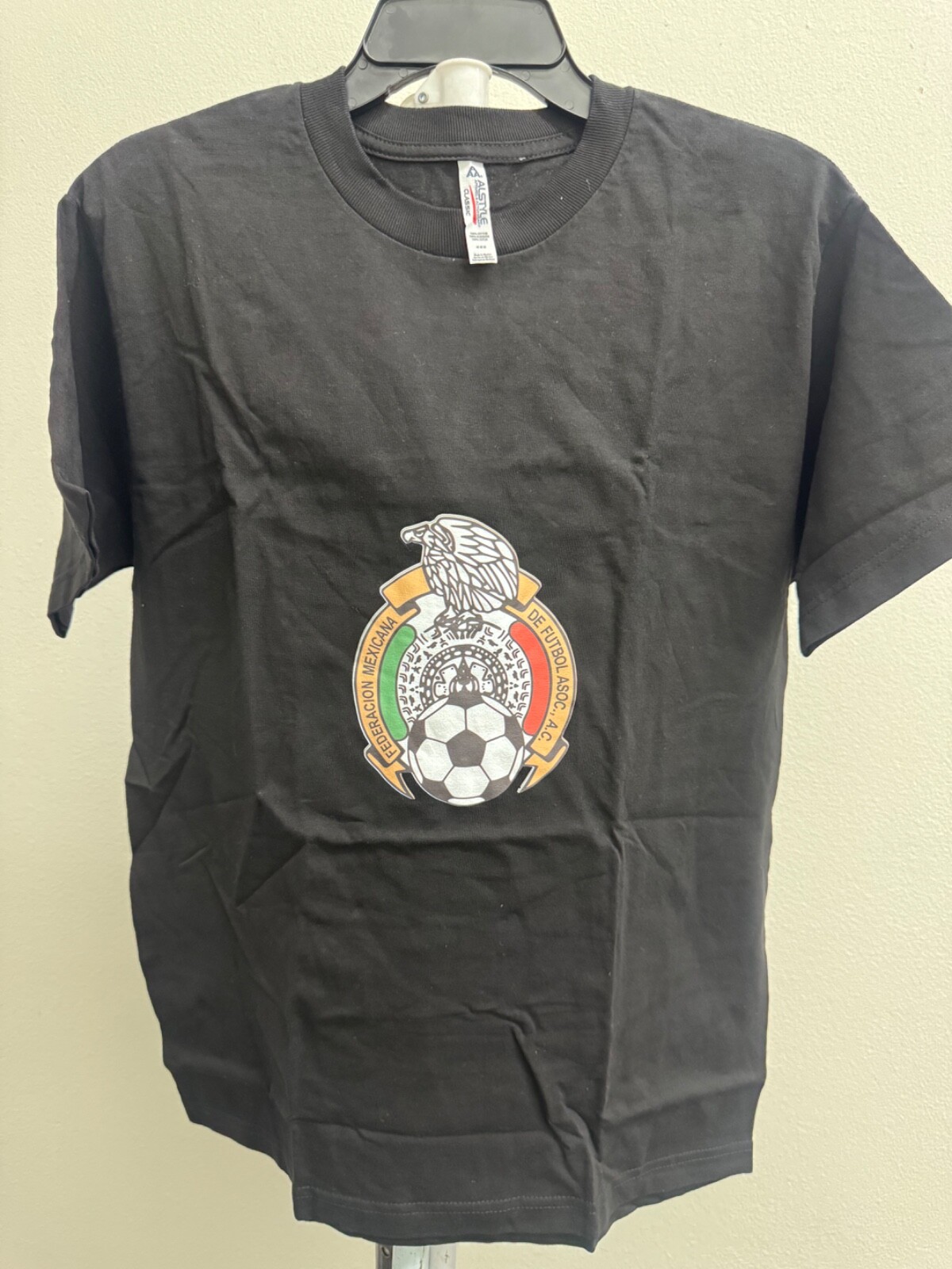 Playera de la Seleccion Mexicana. Size Medium. Black. New.