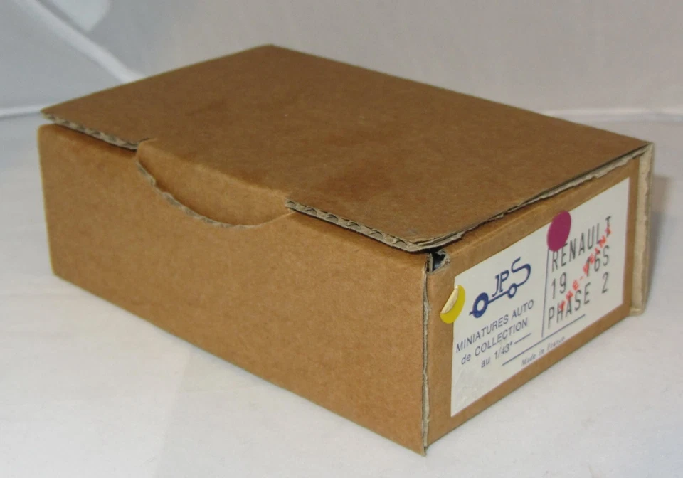 RENAULT R.19 Berlina 3 porte 16v - kit pre-paint - 1:43 scale - to built - JPS - Immagine 3 di 3