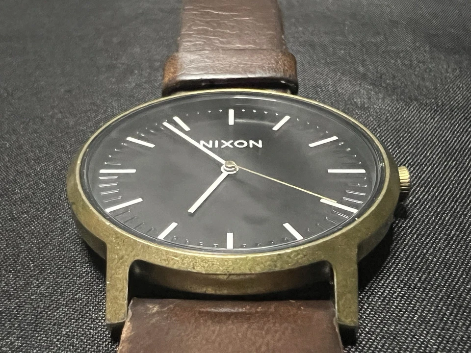 Reloj NIXON "Bring It" The Porter para hombre esfera negra - caja de bronce - cuero marrón Foto 3 de 4