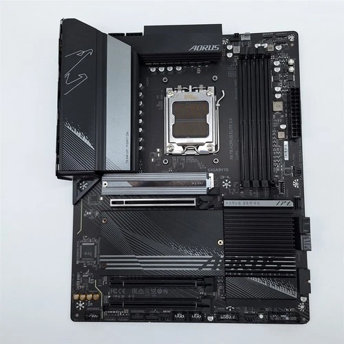 GIGABYTE X670 AORUS Elite AX (AM5/ LGA 1718/ AMD/ X670/ ATX/ DDR5) -NOT WORKING-