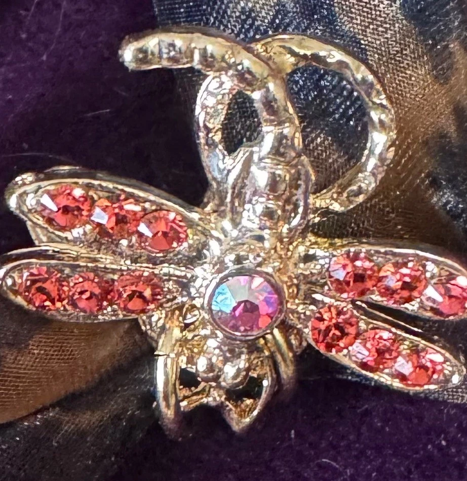 Carillón de viento Kirk’s Folly hada, mariposa y libélula tono dorado en caja original Foto 3 de 4