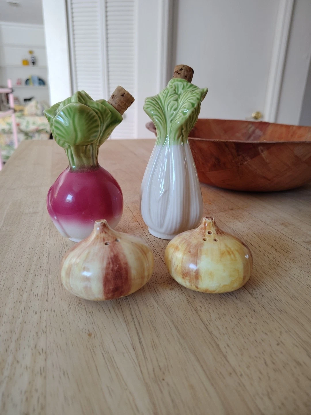 Cute Tabletop Assortment Oil And Vinegar Bottles And Garlic S&P Shakers